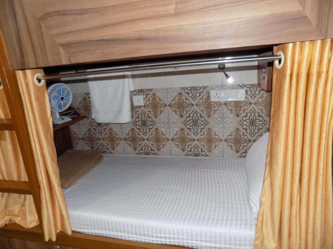 Hostel Metro Mumbai (Bombay)