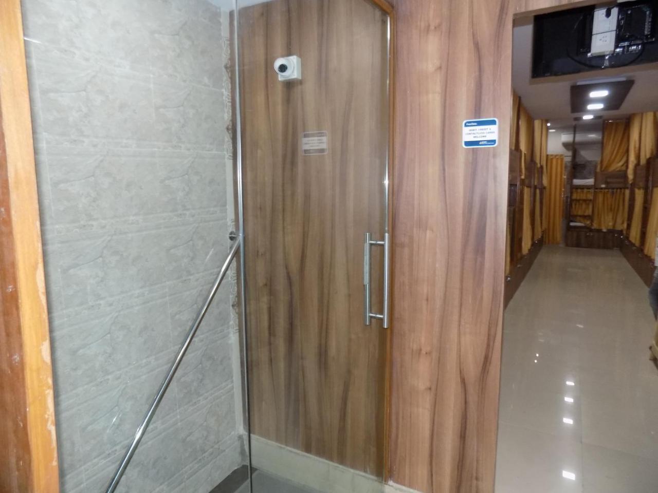 Metro Hostal *